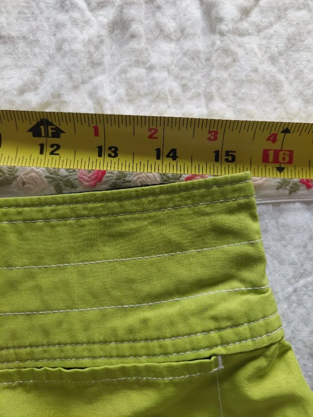 Nike Y2K-era athletic shorts Women's M lime green front zipper closure - Picture 7 of 8
